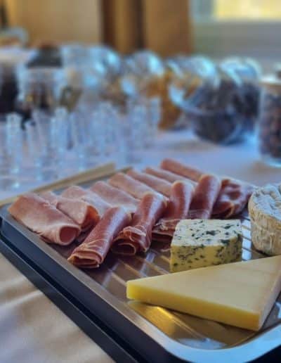 Petit déjeuner servi à l’Hôtel Restaurant à Mortain Bocage